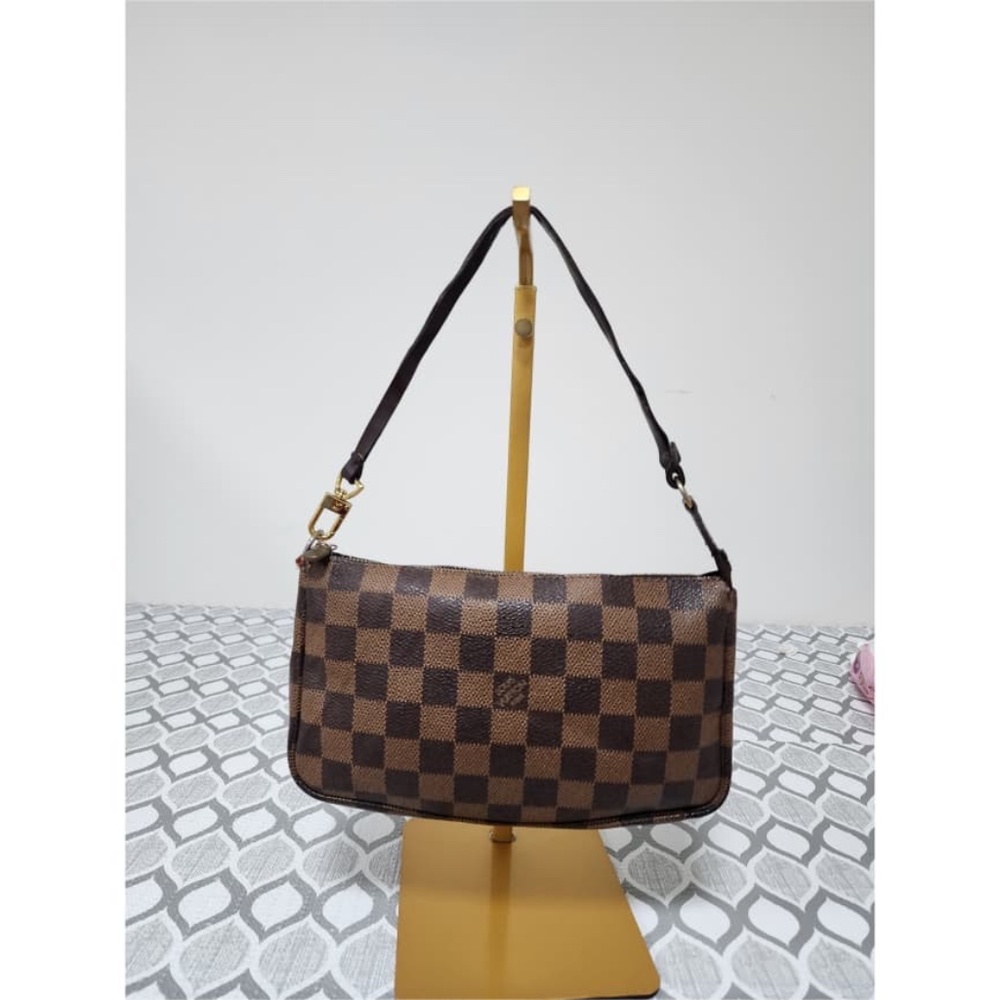 Authentic LOUIS VUITTON Damier Ebene Pochette Accessoires Pochette Brown - Picture 1 of 13